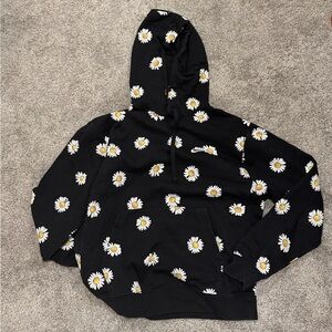 Nike hoodie daisy